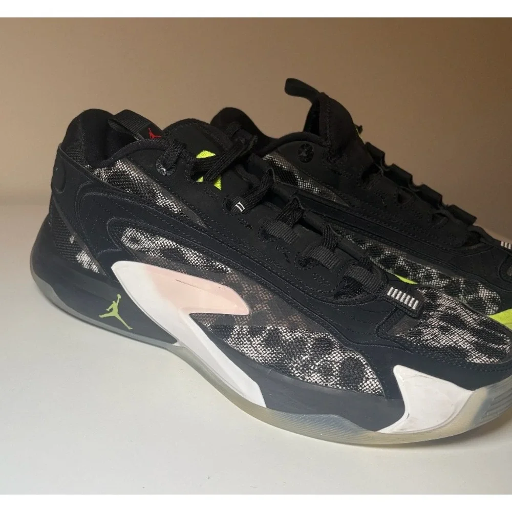Jordan Luka 2 Black Volt Basketball Shoes DX8733-017 Men's Size 10.5